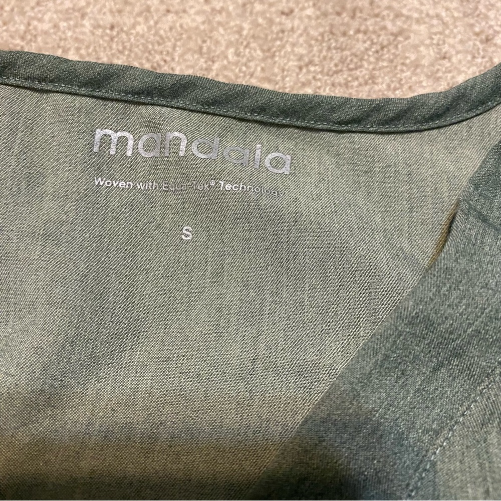 {Mandala} Scrub Set | One Pocket Top (S) & Joggers (S Petite) - Heather Olive - Picture 10 of 14